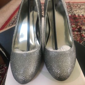 Silver pumps